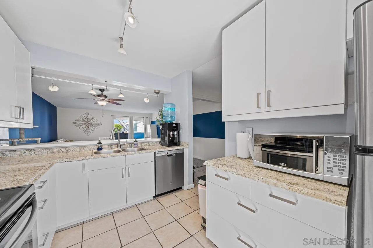 Photo #8: 260010430 Listing: Photo #8