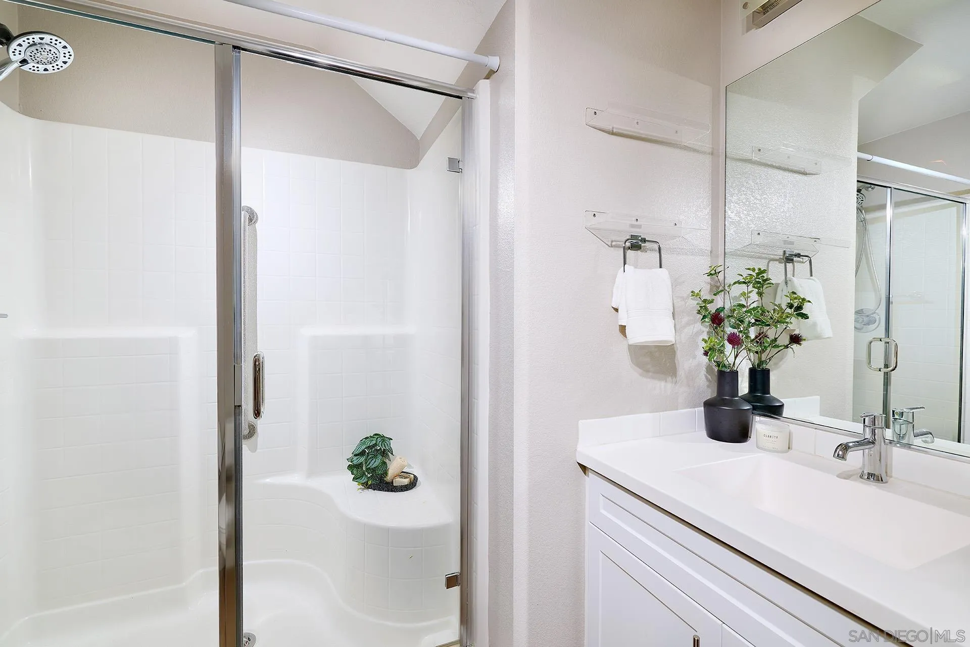 Photo #15: 260010438 Listing: Photo #15