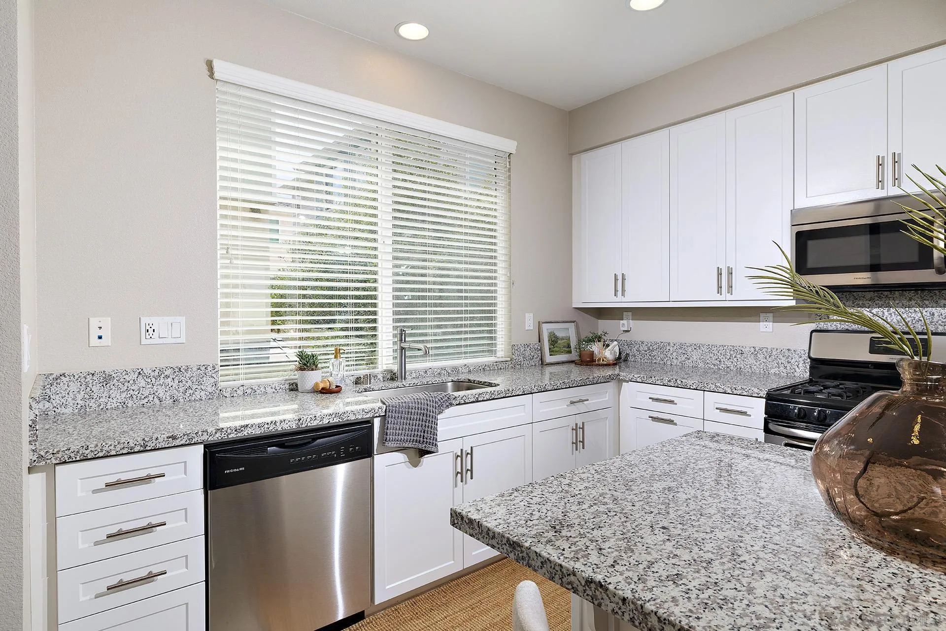Photo #10: 260010438 Listing: Photo #10