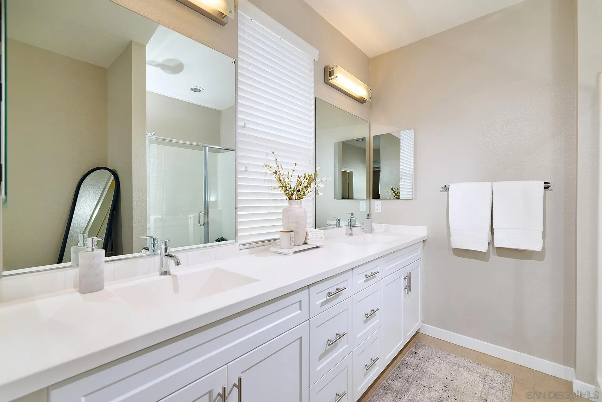 Photo #14: 260010438 Listing: Photo #14
