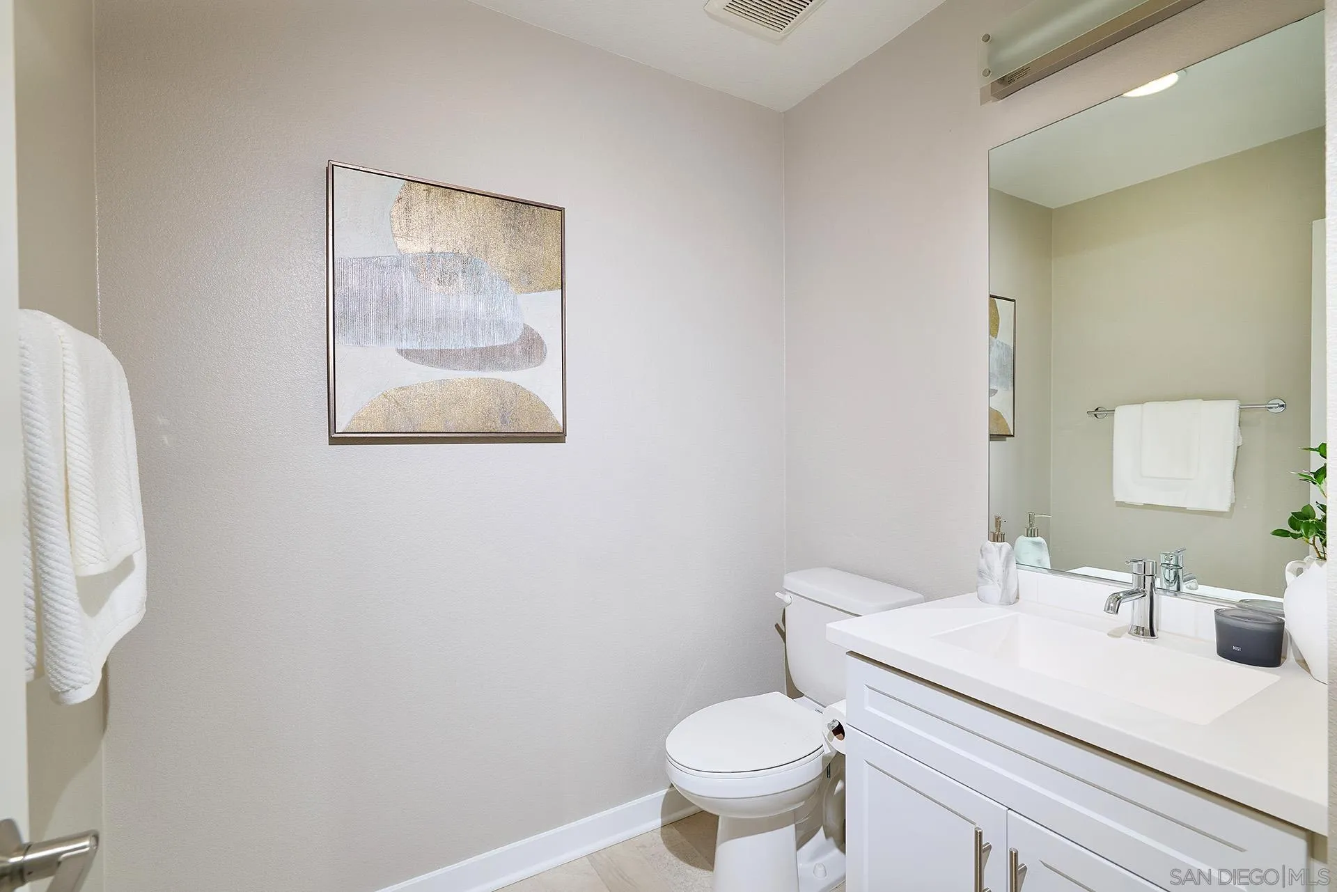 Photo #12: 260010438 Listing: Photo #12