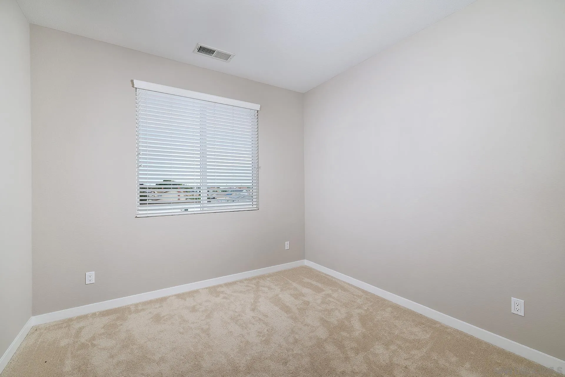 Photo #16: 260010438 Listing: Photo #16