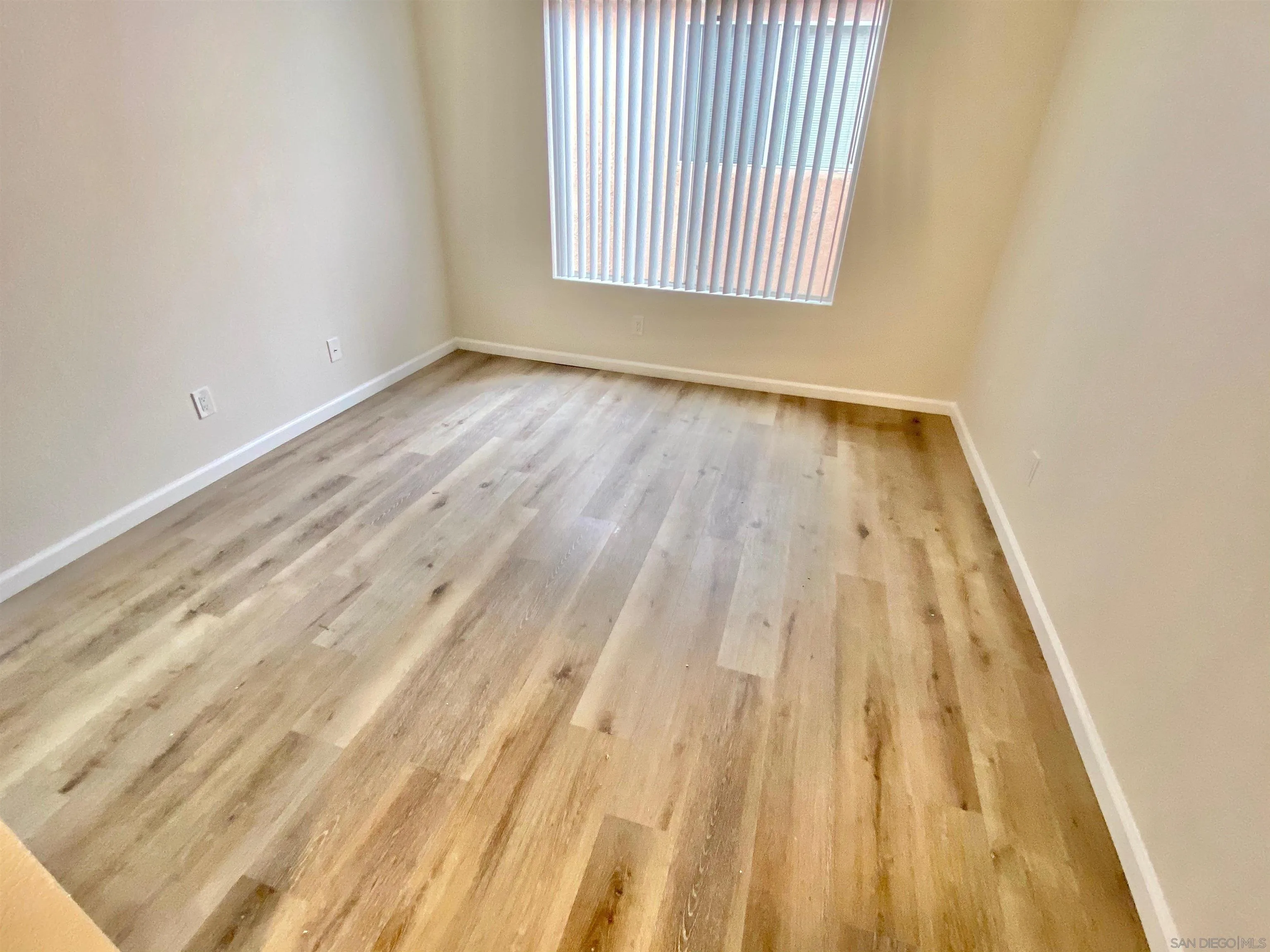 https://cdn.realtyfeed.com/cdn/127/260010440/31edf26d8641aa2f093e4771467bb58f.webp