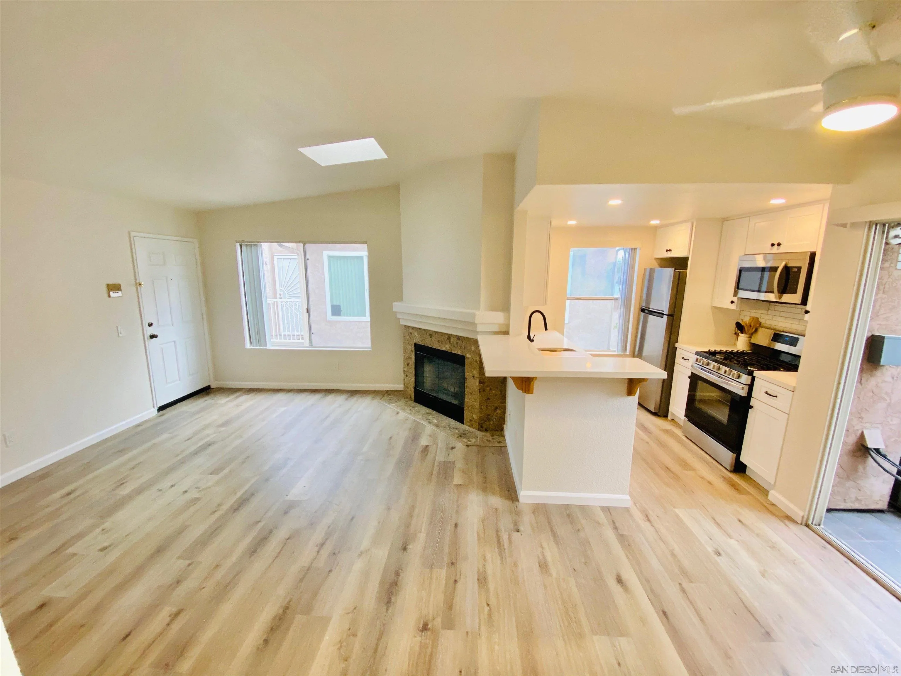 https://cdn.realtyfeed.com/cdn/127/260010440/4fb593dc75405201167617f6aede2f60.webp