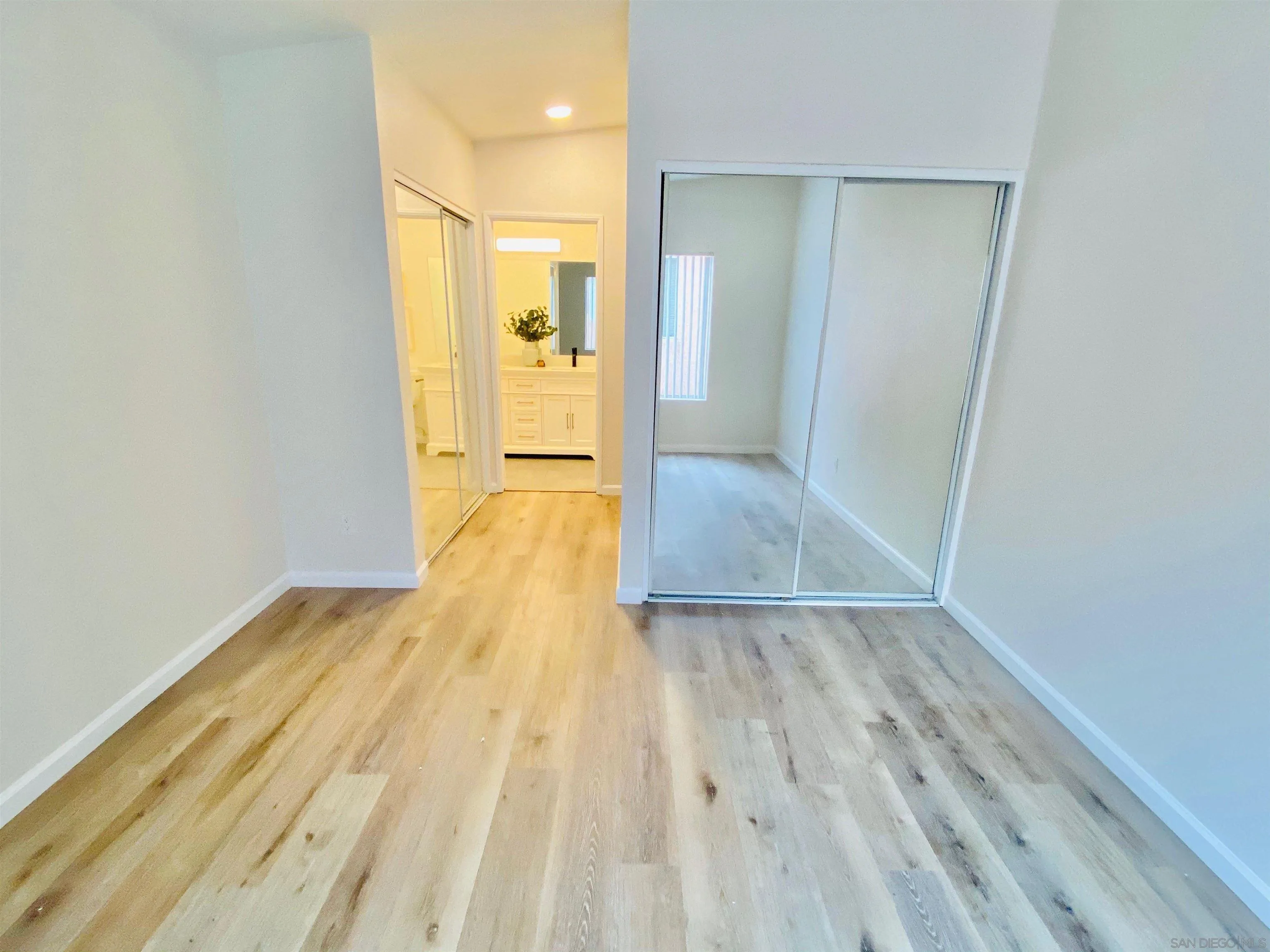 https://cdn.realtyfeed.com/cdn/127/260010440/7c527f8af4cfe048f5ad91868a4769fb.webp