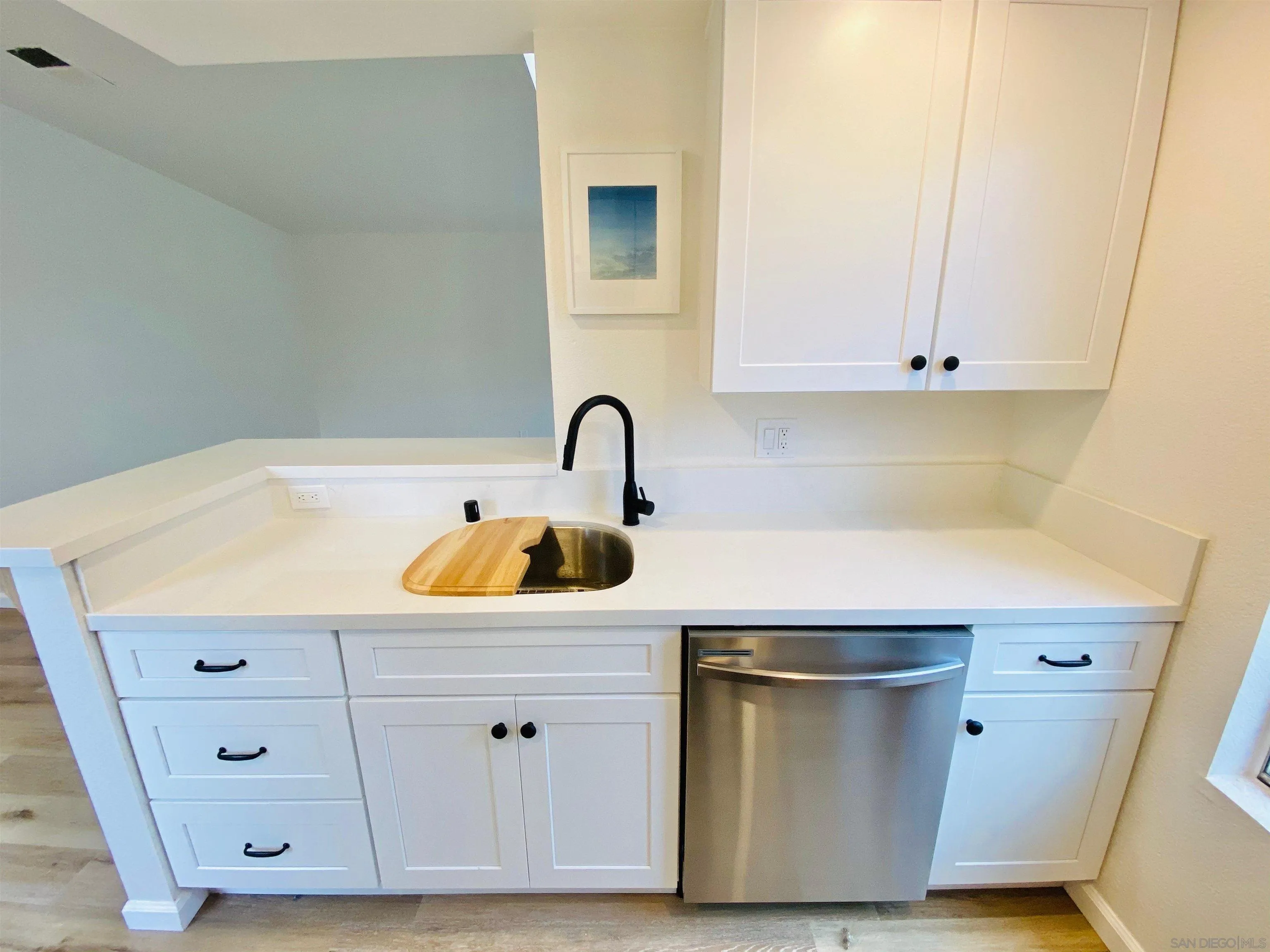 https://cdn.realtyfeed.com/cdn/127/260010440/a6d329f205015822b01d1b7212e15418.webp
