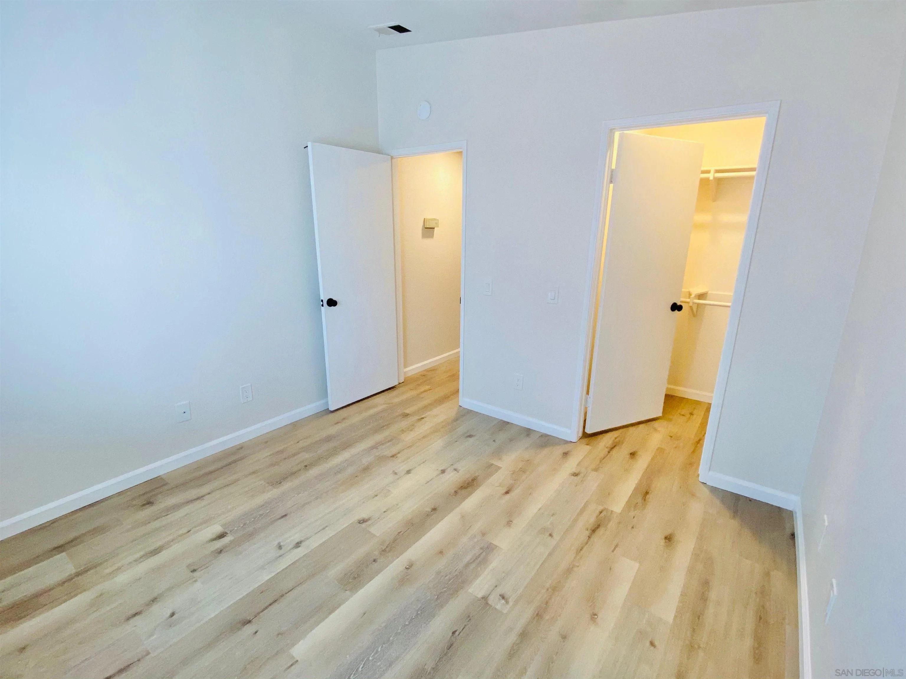 https://cdn.realtyfeed.com/cdn/127/260010440/a87e44208ef28b5075a780778e5693db.webp