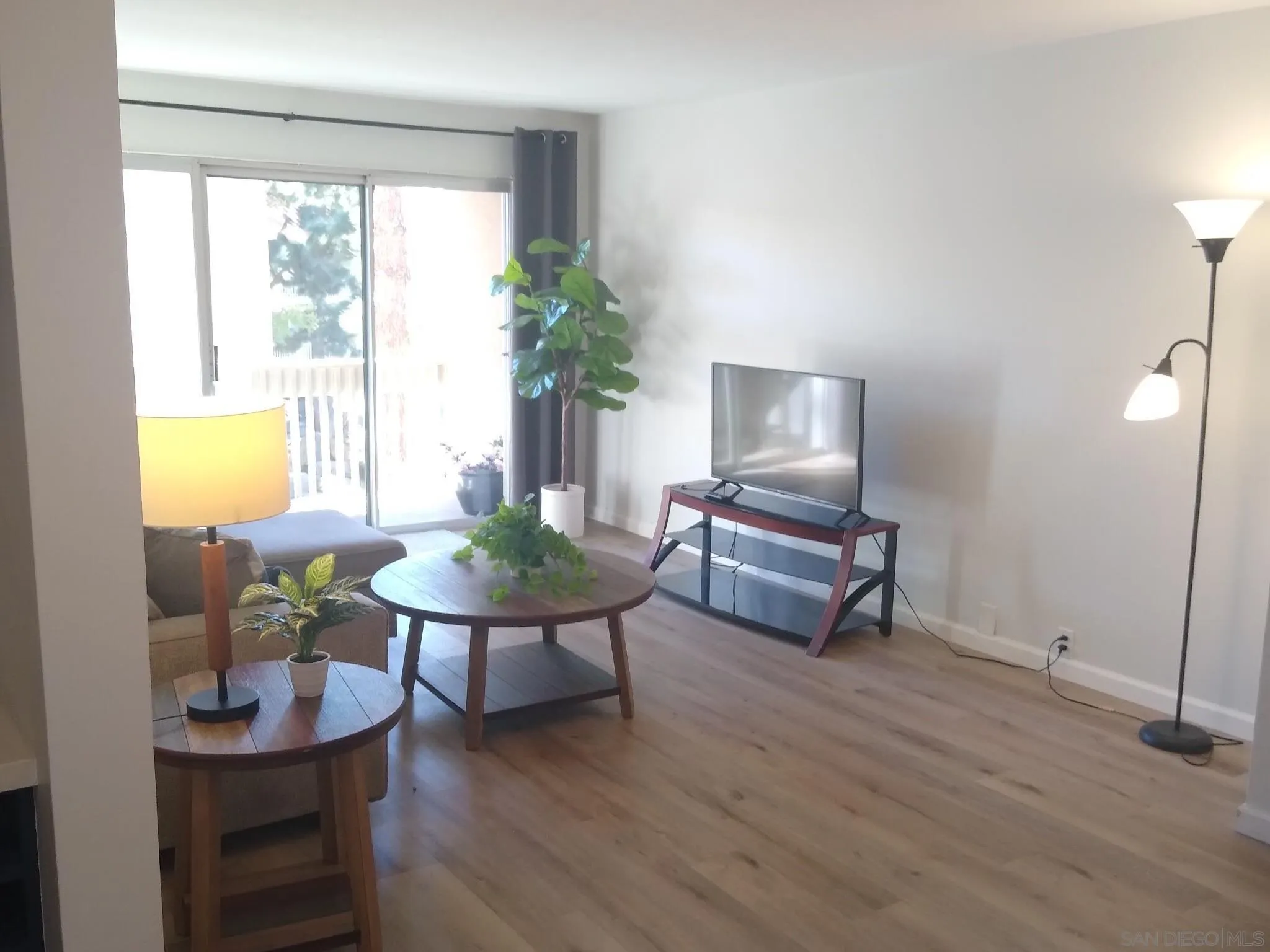 https://cdn.realtyfeed.com/cdn/127/260010441/d285dd4d0d56355452d69b543adb68ca.webp