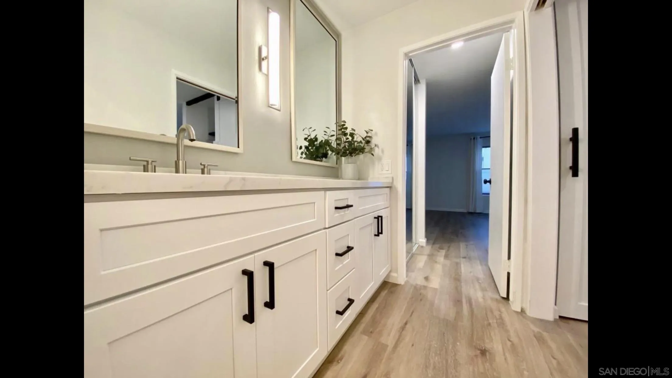 https://cdn.realtyfeed.com/cdn/127/260010441/f0c6c3eb93206f67739db91bf7e5eded.webp