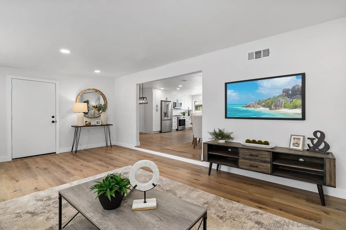 https://cdn.realtyfeed.com/cdn/127/260010443/5f70bc47b8722fbf15f30e1c249ab8a8.webp