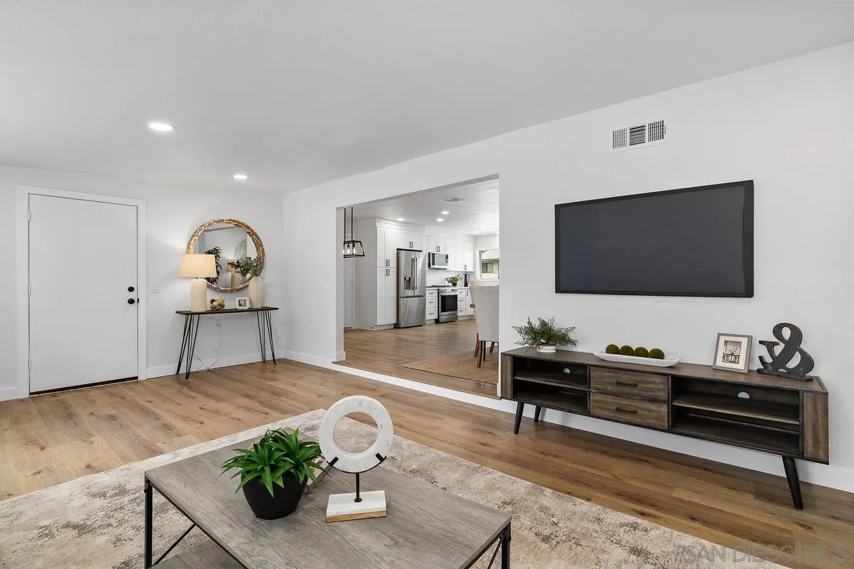 https://cdn.realtyfeed.com/cdn/127/260010443/6e0a56d7578aa8a80c97f10535d9ba1c.webp