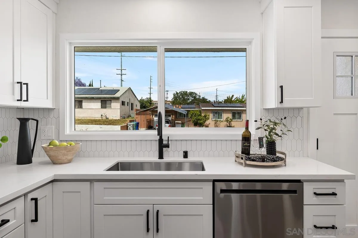 https://cdn.realtyfeed.com/cdn/127/260010443/d829ab2e4935689f32574c3cebd5807b.webp
