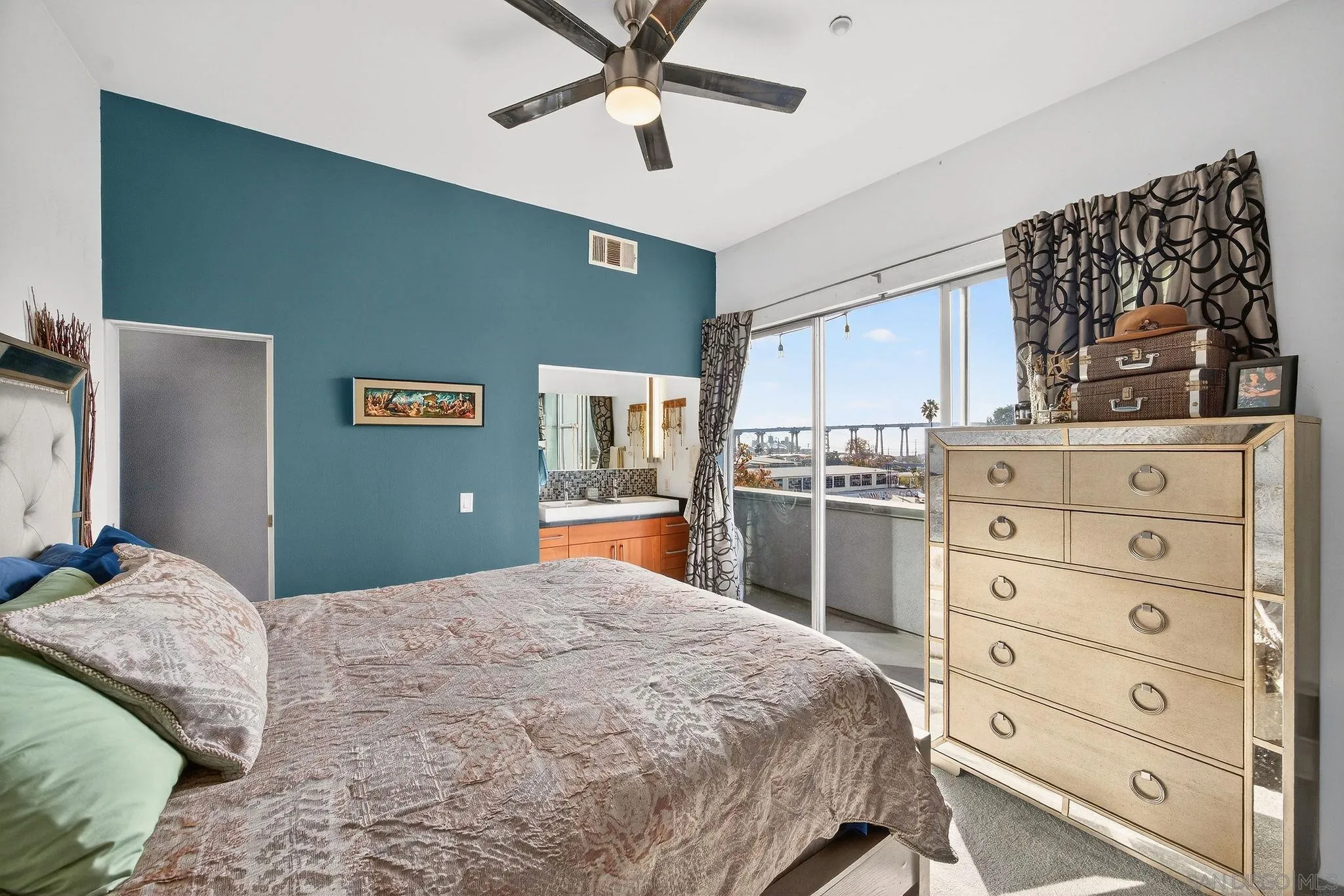 https://cdn.realtyfeed.com/cdn/127/260010445/9b6d8b09c1bfe23d13c0e0ff1e0ad063.webp