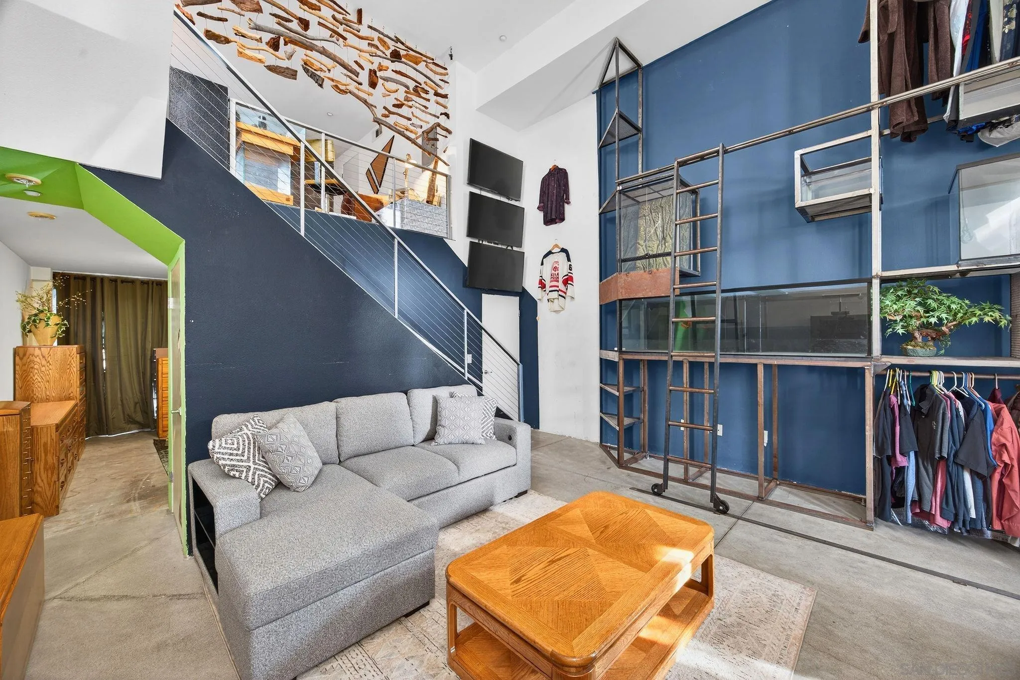 https://cdn.realtyfeed.com/cdn/127/260010445/d9513daca011da5748ae880037758e27.webp