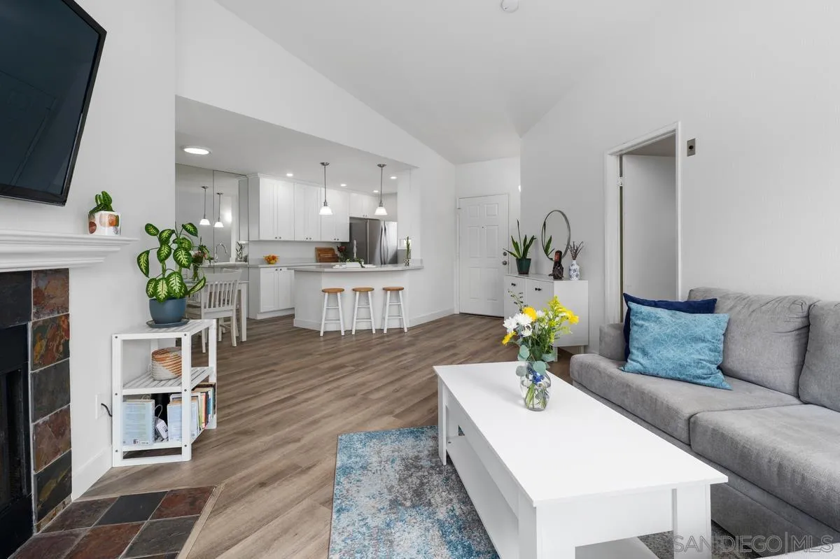 https://cdn.realtyfeed.com/cdn/127/260010446/18b17fafabe451d42a2435cdc8e27562.webp