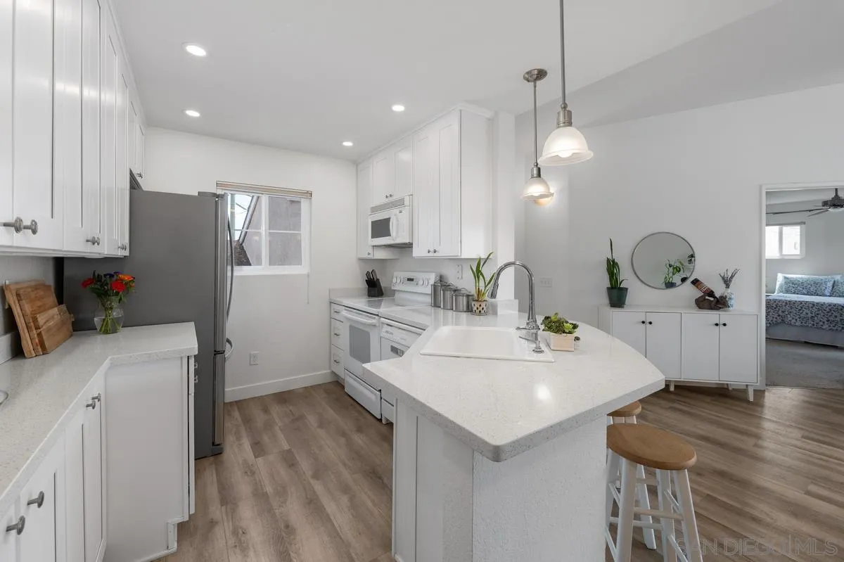 https://cdn.realtyfeed.com/cdn/127/260010446/4025edea7bcb4d70ae9ff800bd4900f4.webp