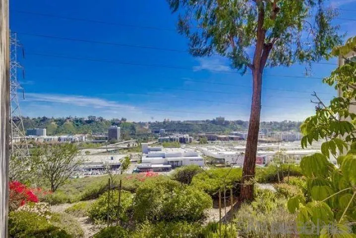 https://cdn.realtyfeed.com/cdn/127/260010446/885b3fa431f7c900bb5a5e68b6f0085e.webp