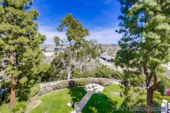 https://cdn.realtyfeed.com/cdn/127/260010446/9c3ab3b16cfef87630ea614ebadaee94.webp