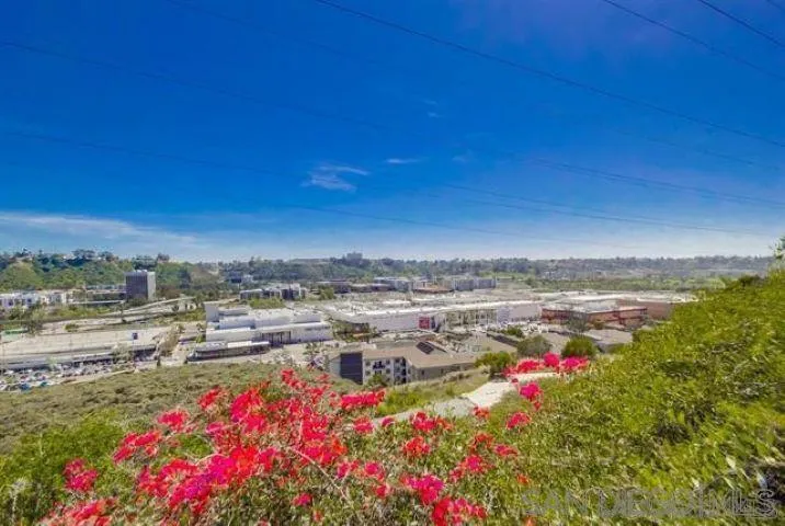 https://cdn.realtyfeed.com/cdn/127/260010446/cdc784e2ae7c7f57dd8793b8cc03adac.webp