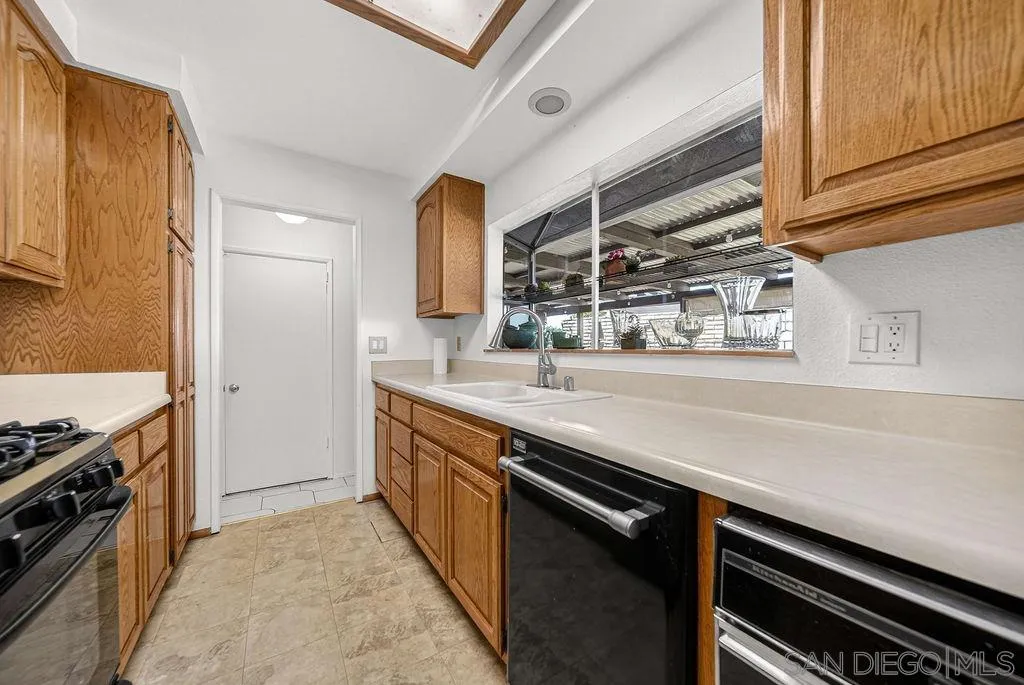 https://cdn.realtyfeed.com/cdn/127/260010457/34894588bc5d12133b7b795dc4f9ea86.webp