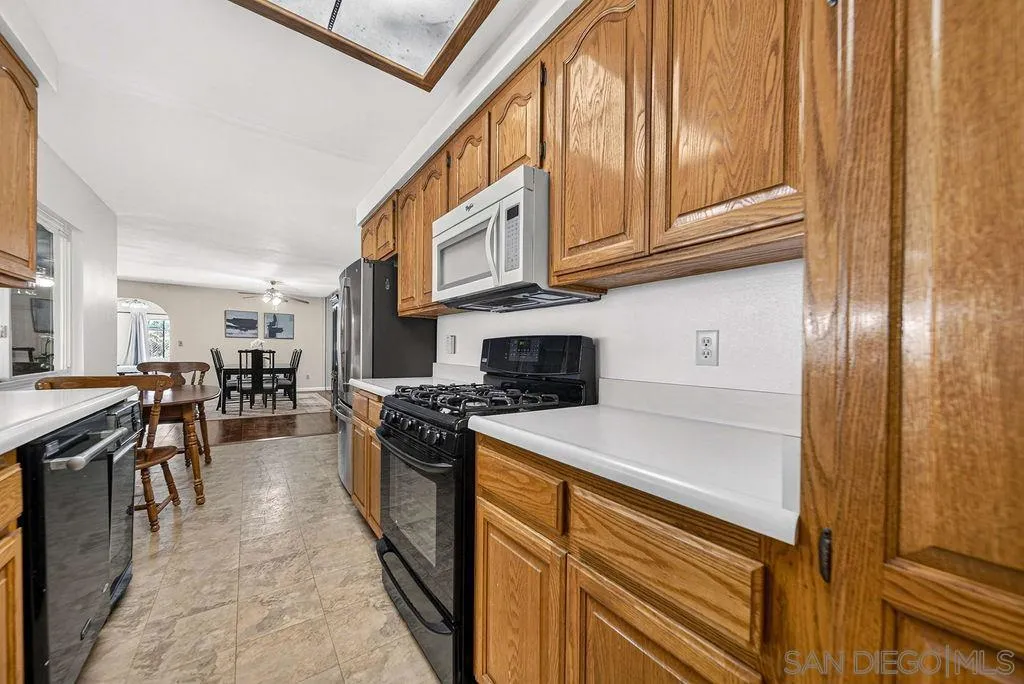 https://cdn.realtyfeed.com/cdn/127/260010457/7062887525134ed286eda186c87ac759.webp