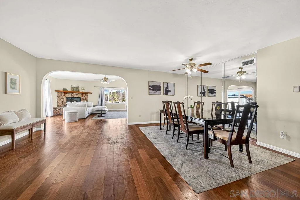 https://cdn.realtyfeed.com/cdn/127/260010457/8b9e05a52e938e91dd950dfad573eb59.webp