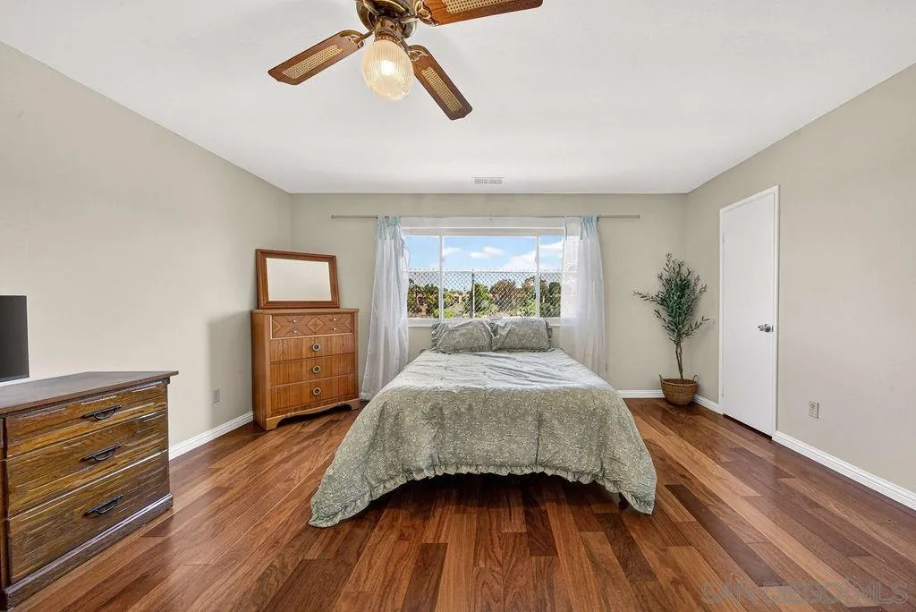 https://cdn.realtyfeed.com/cdn/127/260010457/f47a1724d09e9ef50380d5d25ee438b4.webp