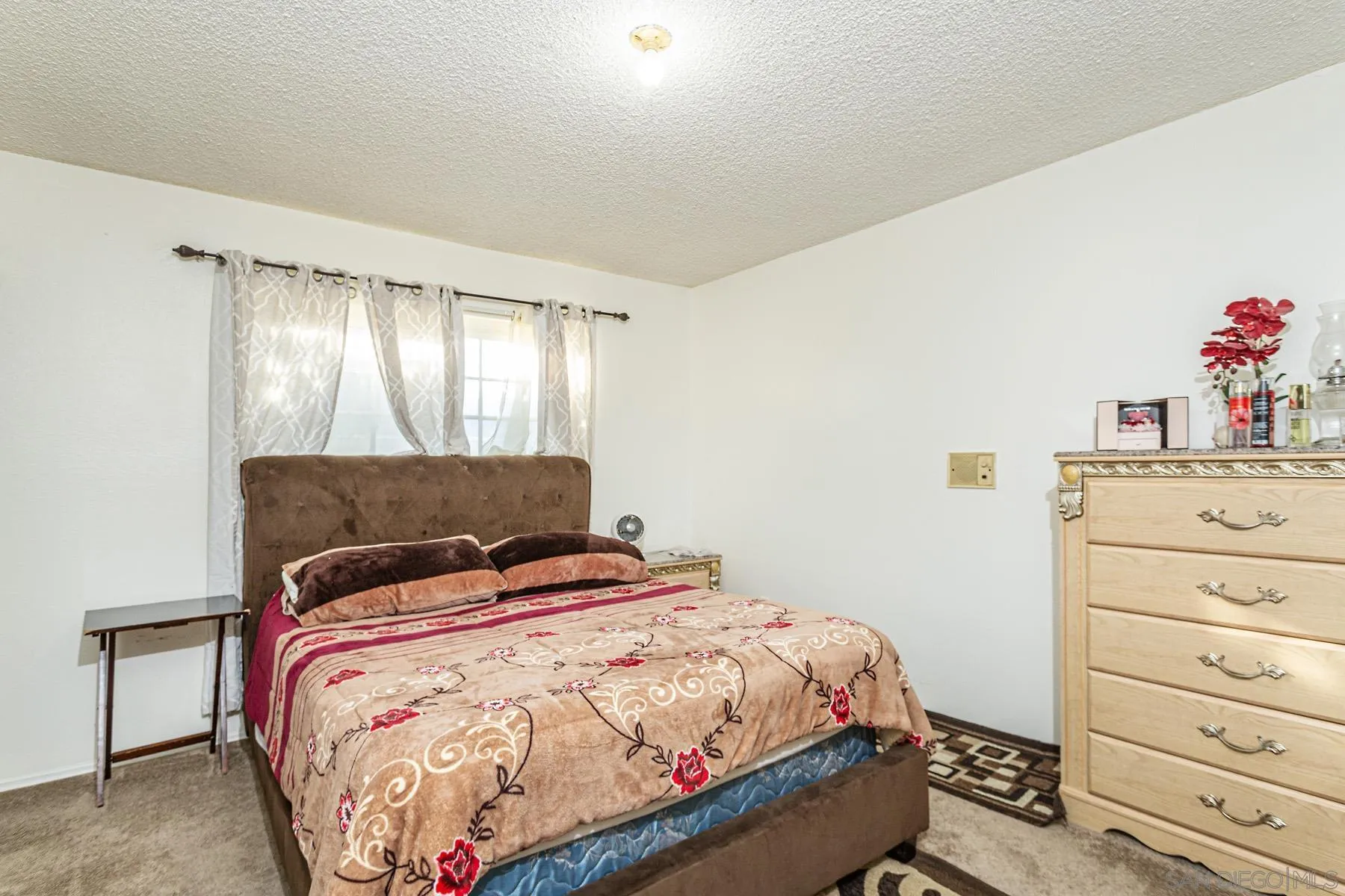 https://cdn.realtyfeed.com/cdn/127/260010458/27c8aa4289423922c5432803aaca7733.webp