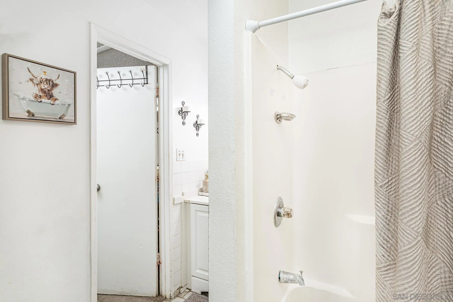 https://cdn.realtyfeed.com/cdn/127/260010458/3c63e731486f792d42b919d13ec498aa.webp