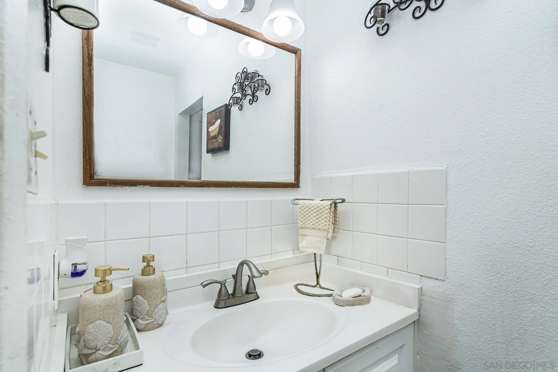 https://cdn.realtyfeed.com/cdn/127/260010458/8ac278ba0362dc552c198c0089e80d84.webp