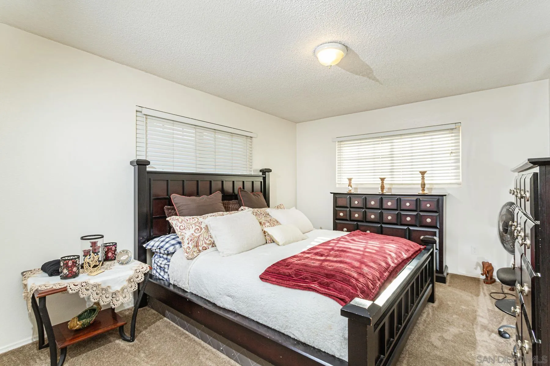 https://cdn.realtyfeed.com/cdn/127/260010458/a963e7f99d87d5fe2b3d389776dafd8b.webp