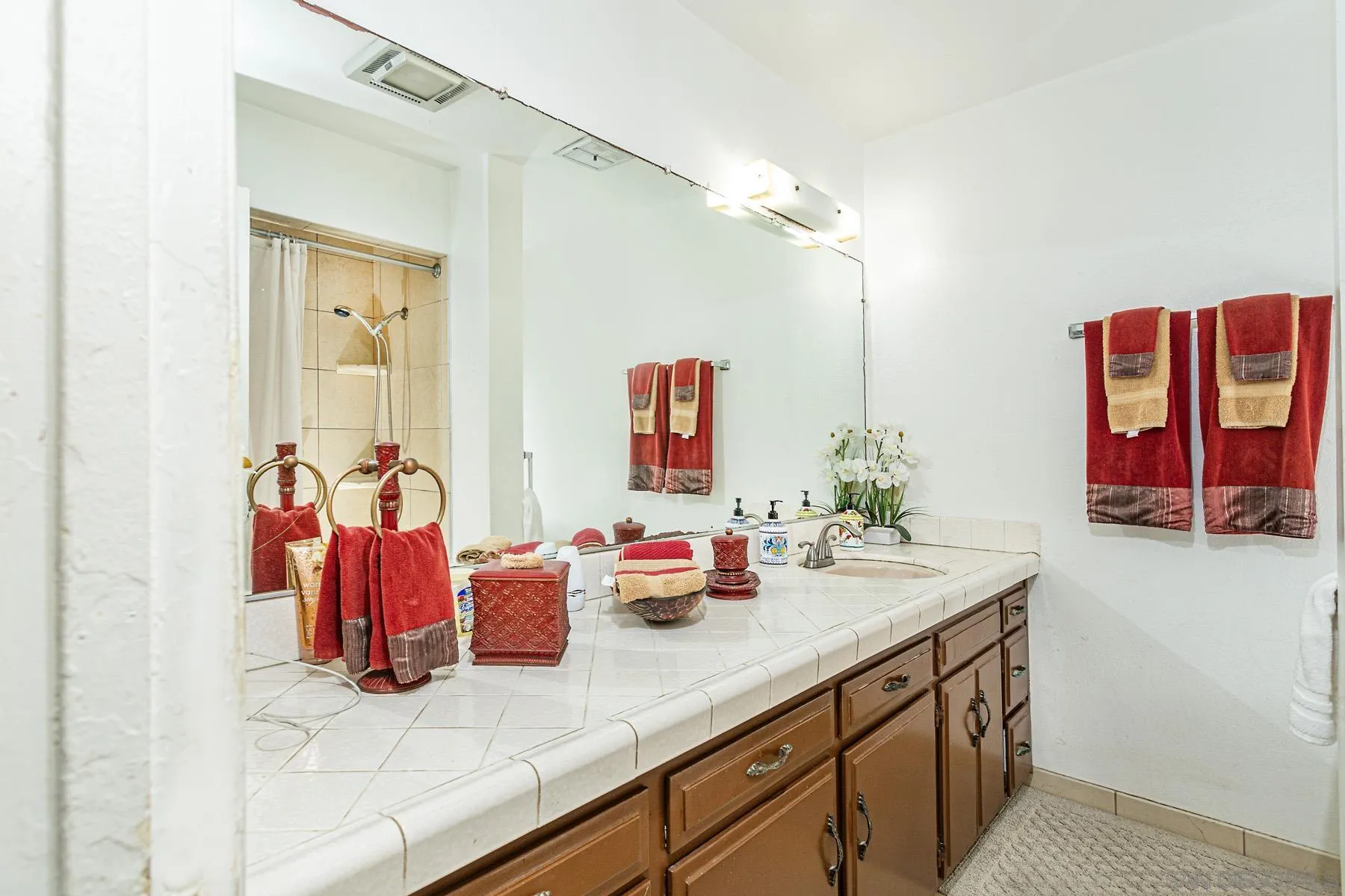 https://cdn.realtyfeed.com/cdn/127/260010458/b1537bbfdbf29c722dfdd76e8ee72b01.webp