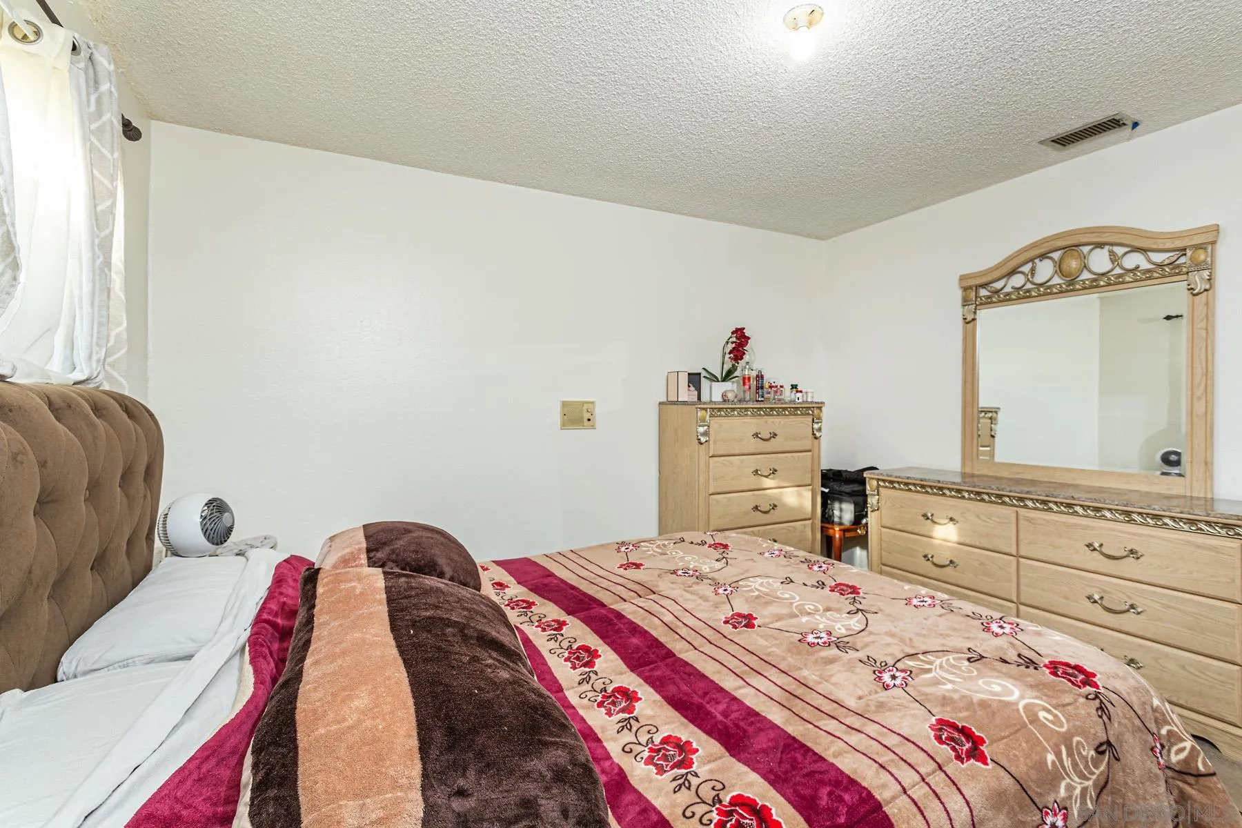 https://cdn.realtyfeed.com/cdn/127/260010458/e6b6cee68475ea6311a2da5022c77198.webp