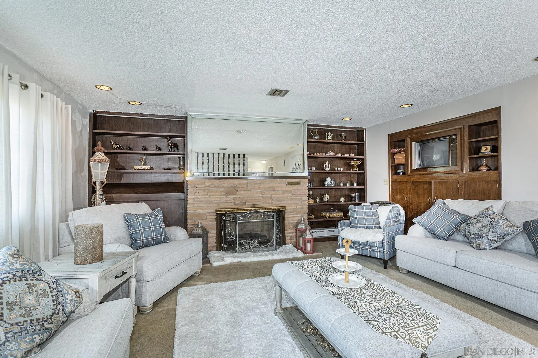 https://cdn.realtyfeed.com/cdn/127/260010458/ffe1426535a8991845f2571a2b675013.webp