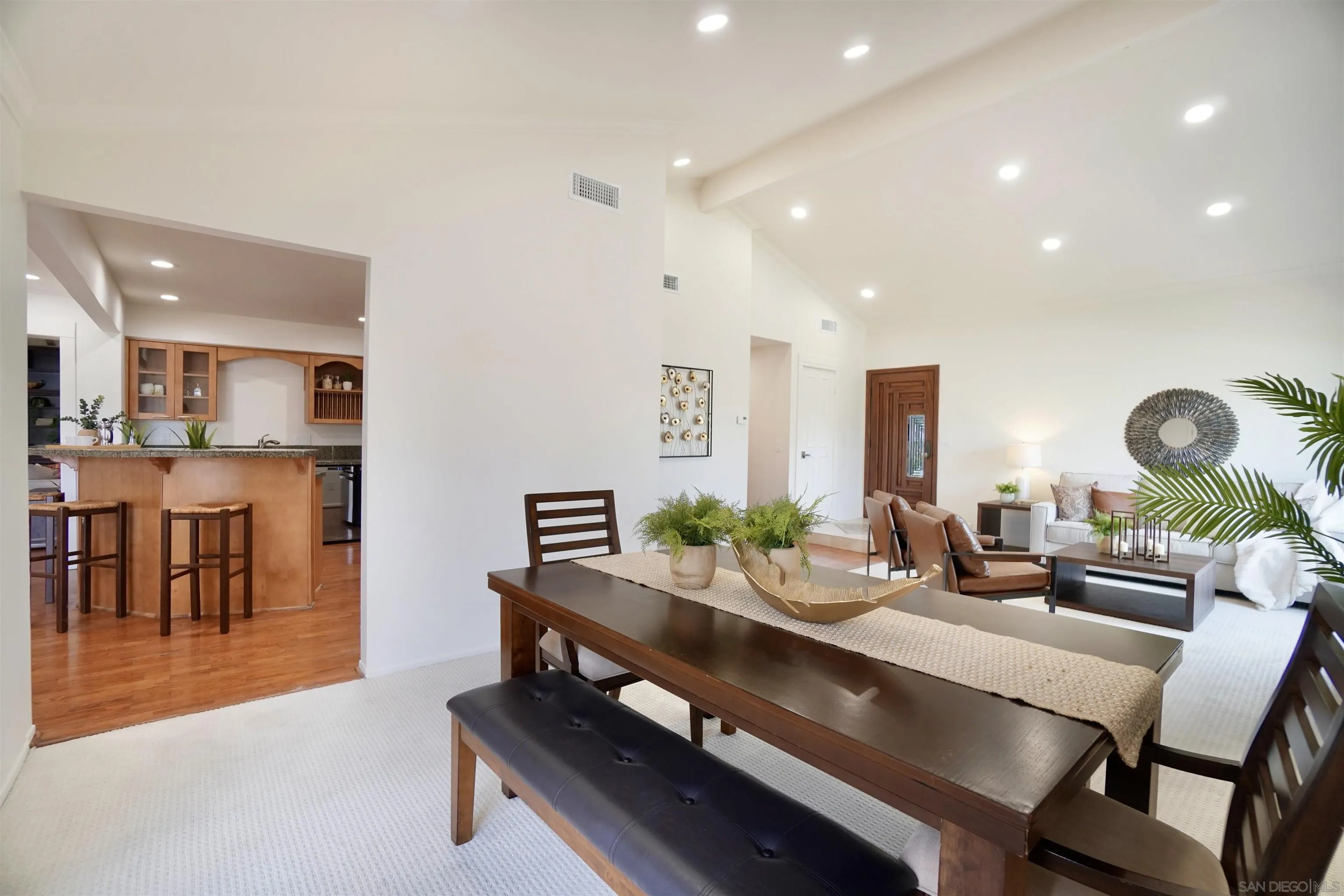 https://cdn.realtyfeed.com/cdn/127/260010459/3e9d03e956e9257a47a7da2b15c6399d.webp