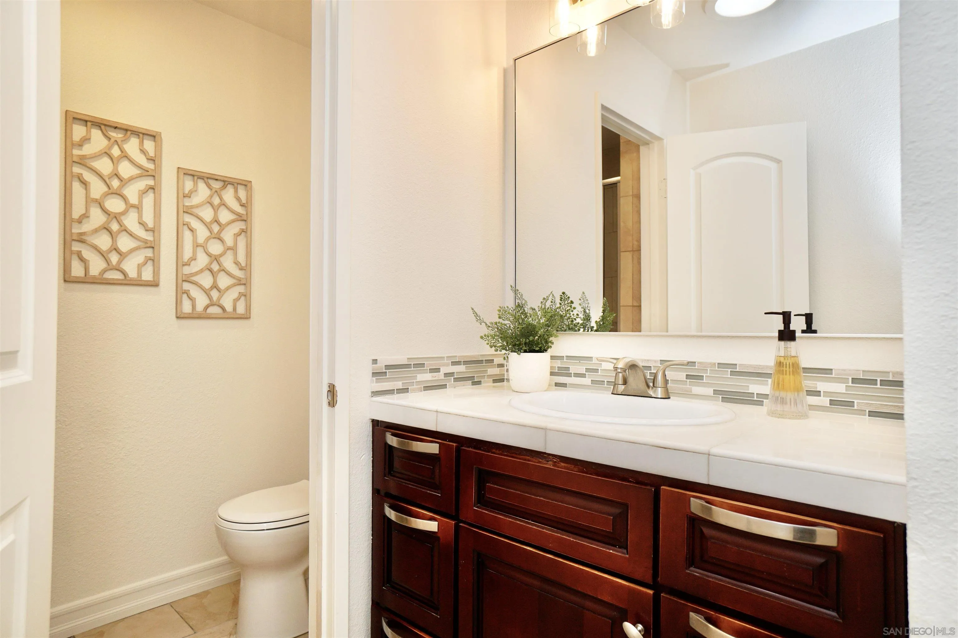 https://cdn.realtyfeed.com/cdn/127/260010459/62b2798423af202e0824c16b927ad7d7.webp