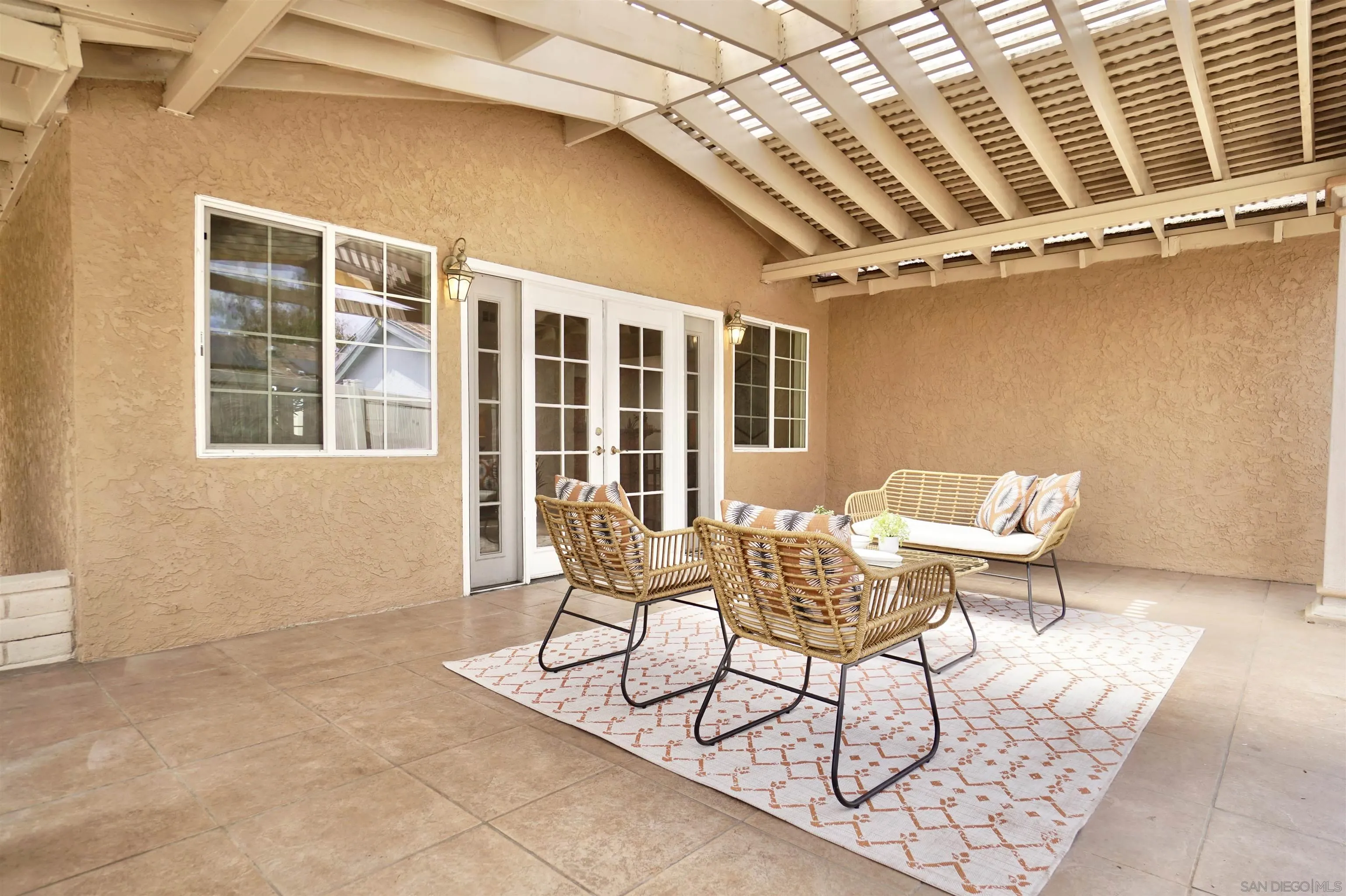https://cdn.realtyfeed.com/cdn/127/260010459/9e3219564e09619c550b60ae5ece4986.webp