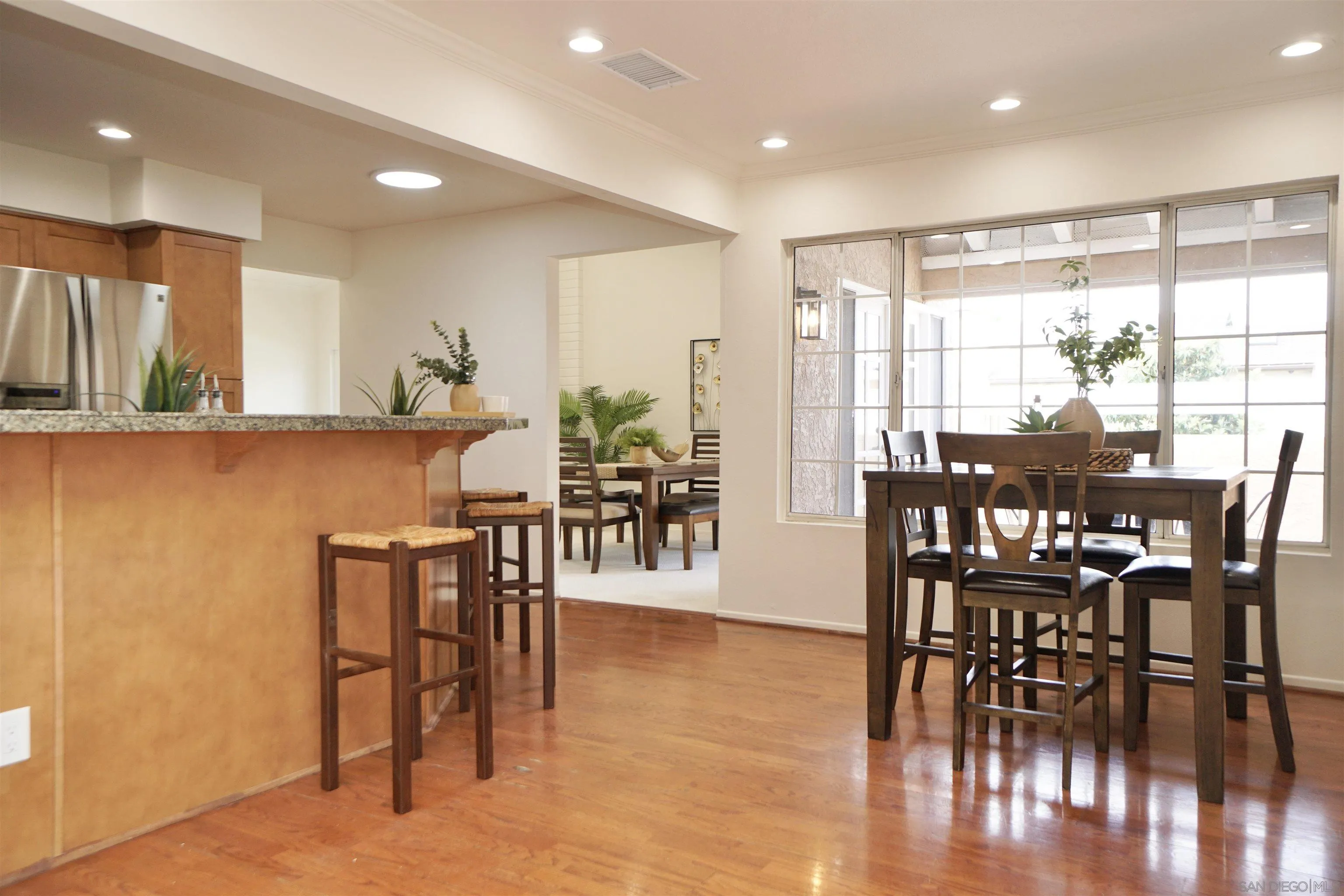 https://cdn.realtyfeed.com/cdn/127/260010459/bdc4b8fc06ba82e0b82f851f025c4ff8.webp