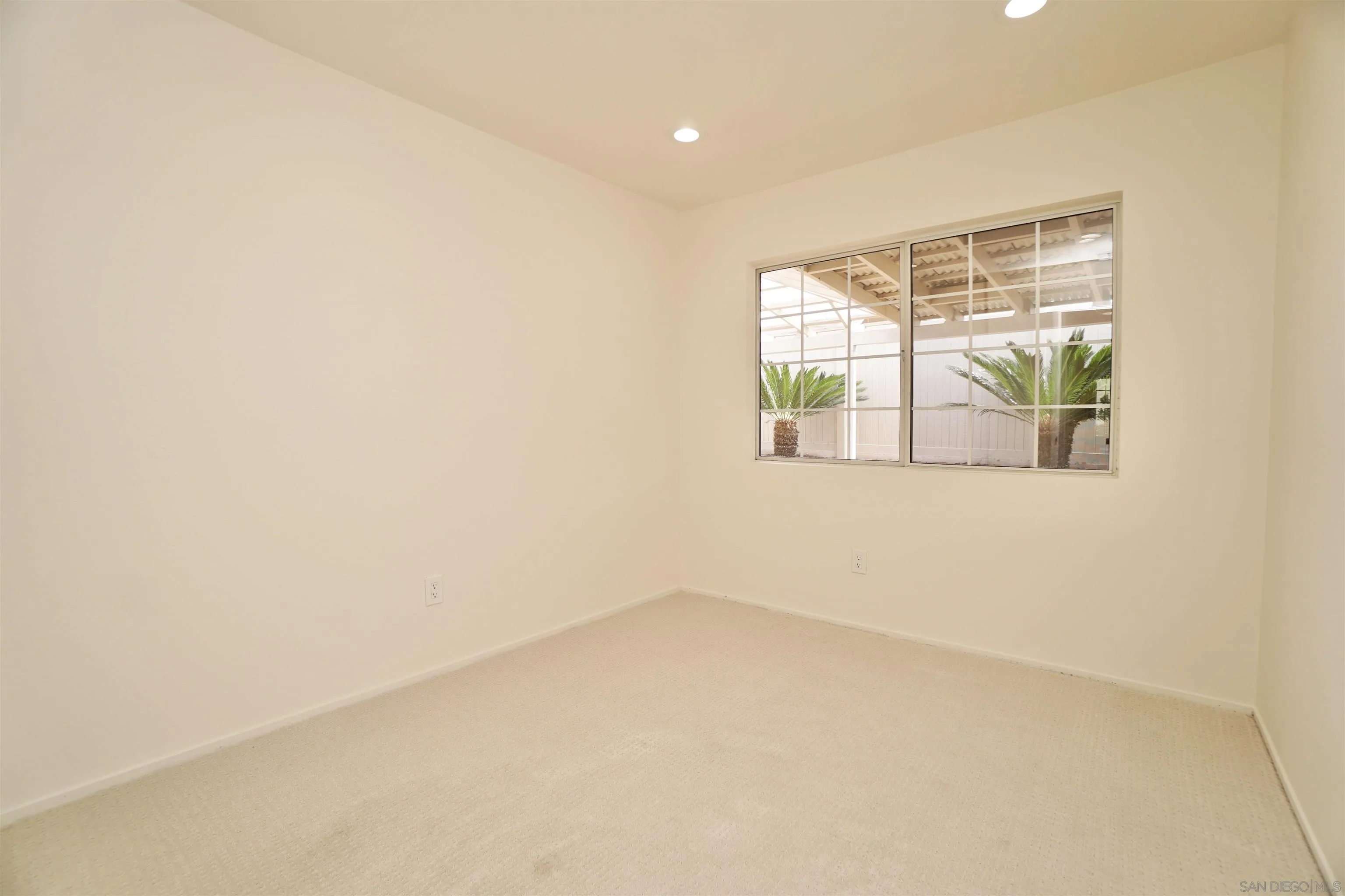 https://cdn.realtyfeed.com/cdn/127/260010459/d4c902a9cca0b8bd8aeded0e59bbe791.webp