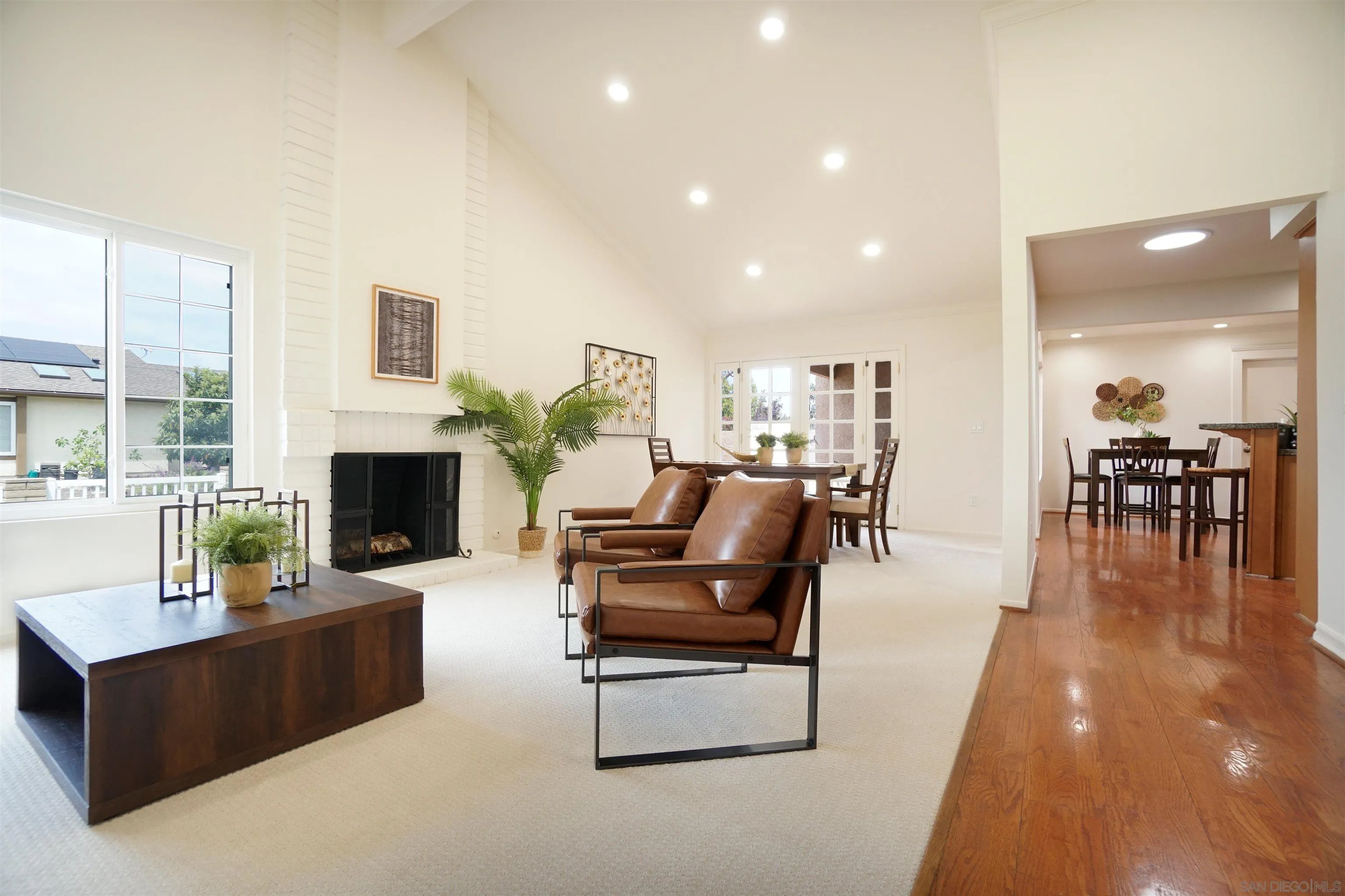 https://cdn.realtyfeed.com/cdn/127/260010459/e9a8dee49f2a326f2ed71fe036e09d3e.webp