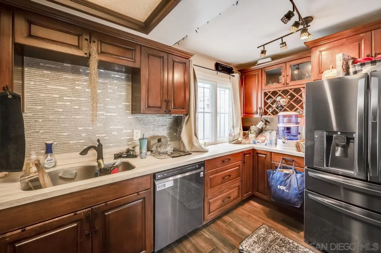 https://cdn.realtyfeed.com/cdn/127/260010460/0faceb9e8198ae460aab60c508b58554.webp