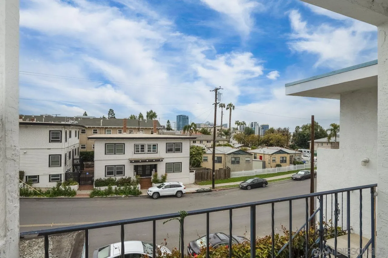 https://cdn.realtyfeed.com/cdn/127/260010460/2b0d5acda4766e931319f196c8a8e332.webp