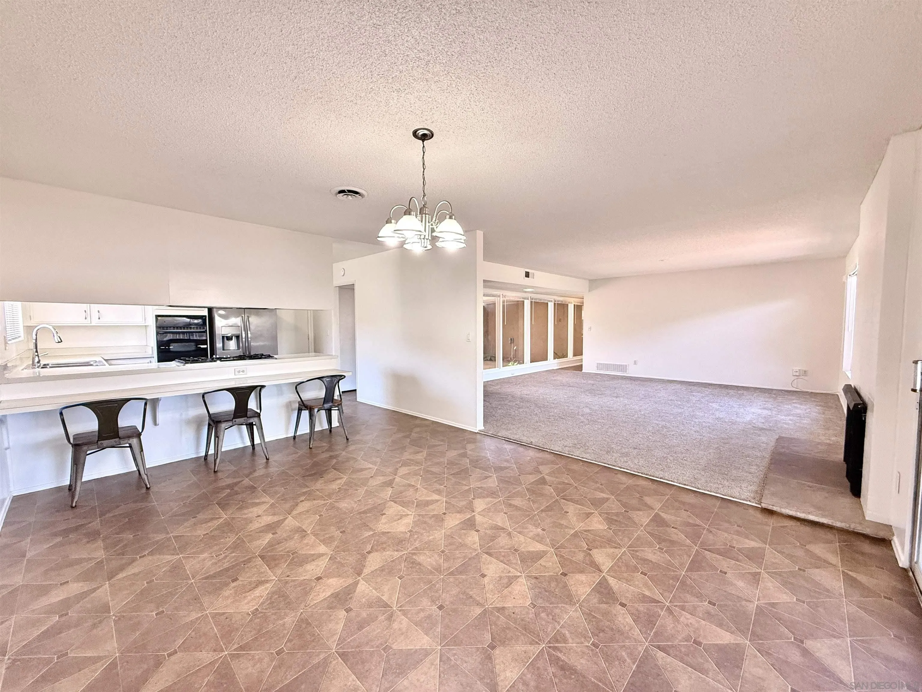 https://cdn.realtyfeed.com/cdn/127/260010461/c70c61671dcdc1c4adb6132e0b0c7bf5.webp
