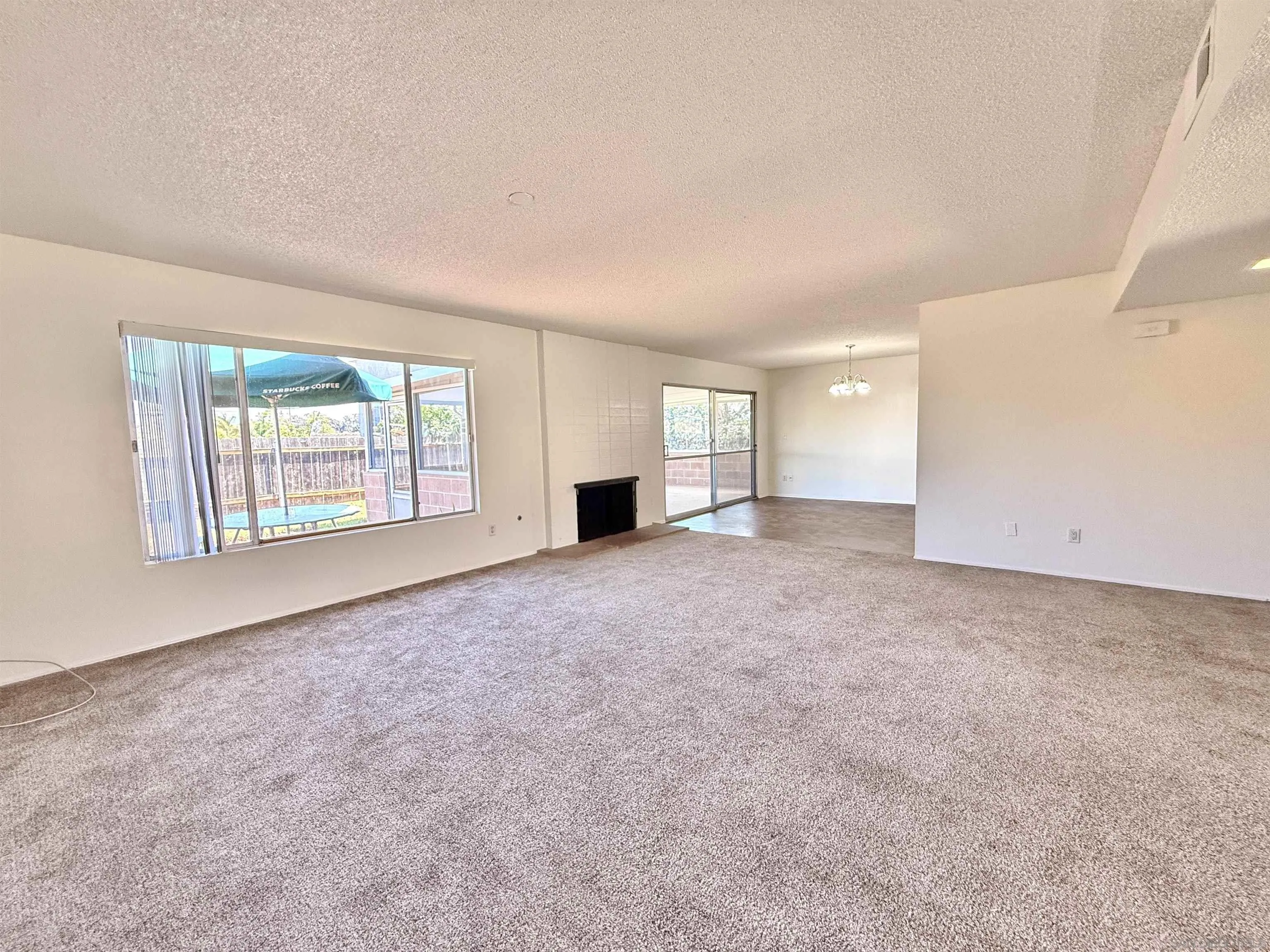 https://cdn.realtyfeed.com/cdn/127/260010461/e07e660c12bd2bfca08e491ccda085cb.webp