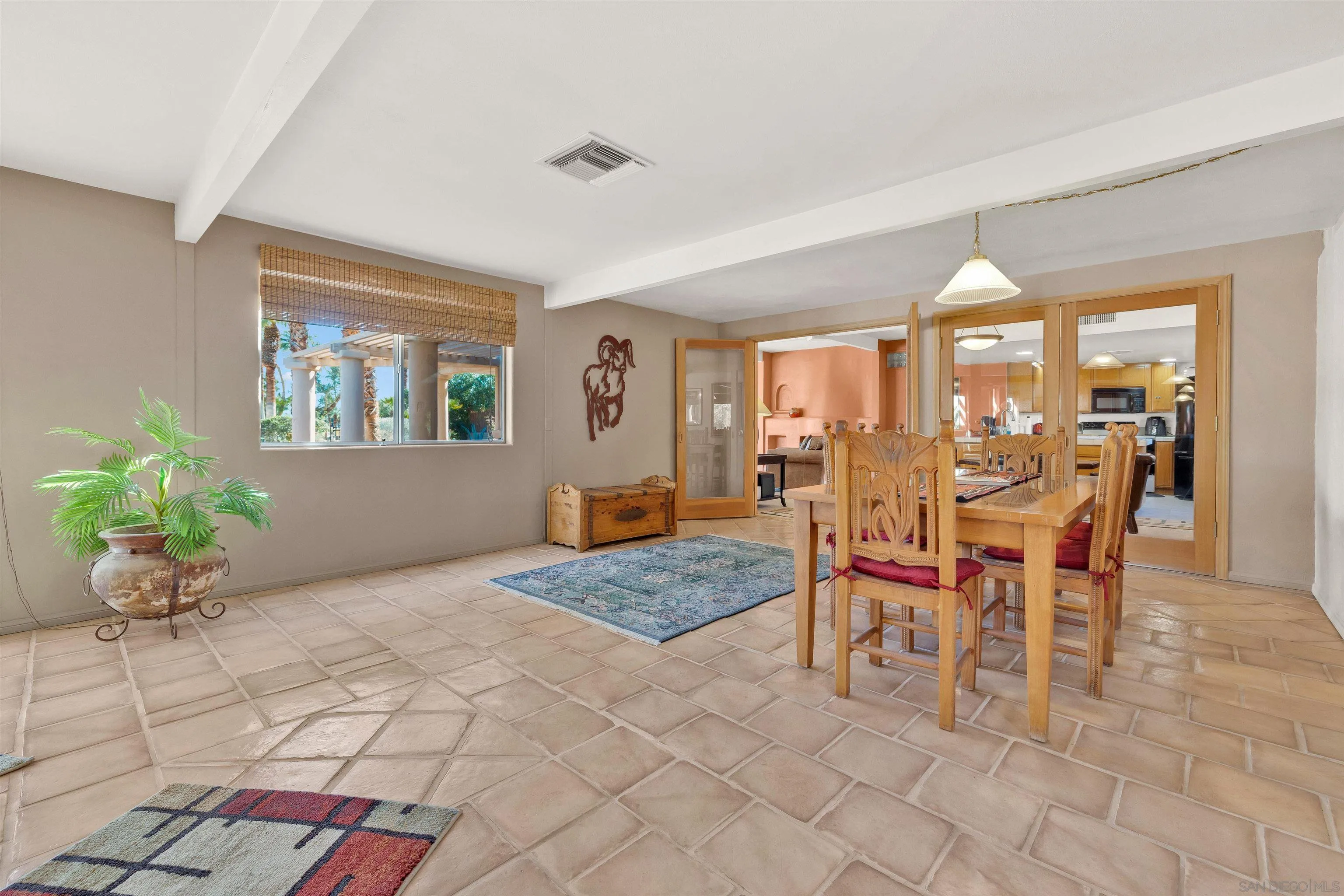https://cdn.realtyfeed.com/cdn/127/260010468/22b2a1838b6df40544c017833b063d51.webp