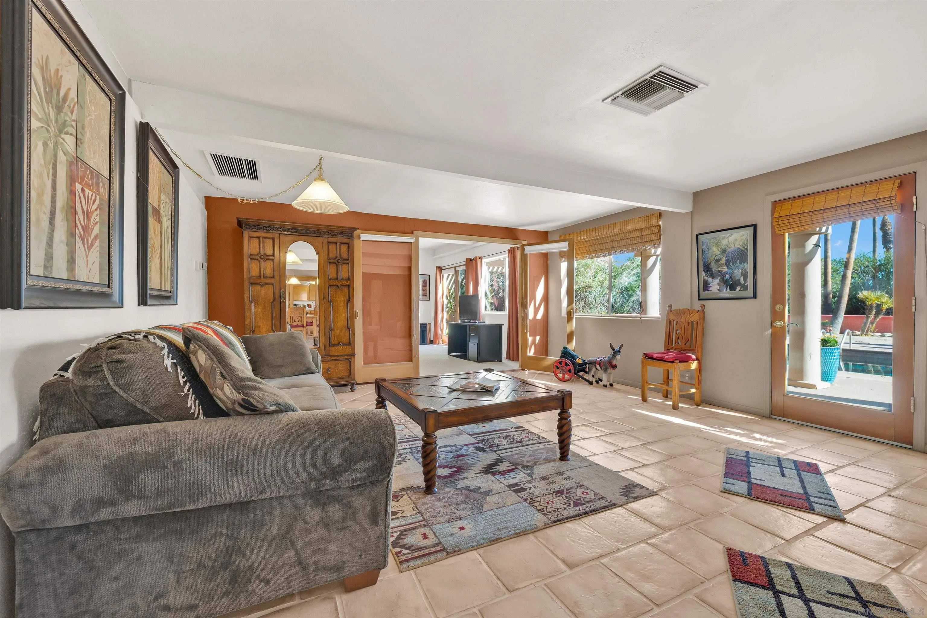 https://cdn.realtyfeed.com/cdn/127/260010468/401d9d4f8d9da28bea712d0a5ebe7c22.webp