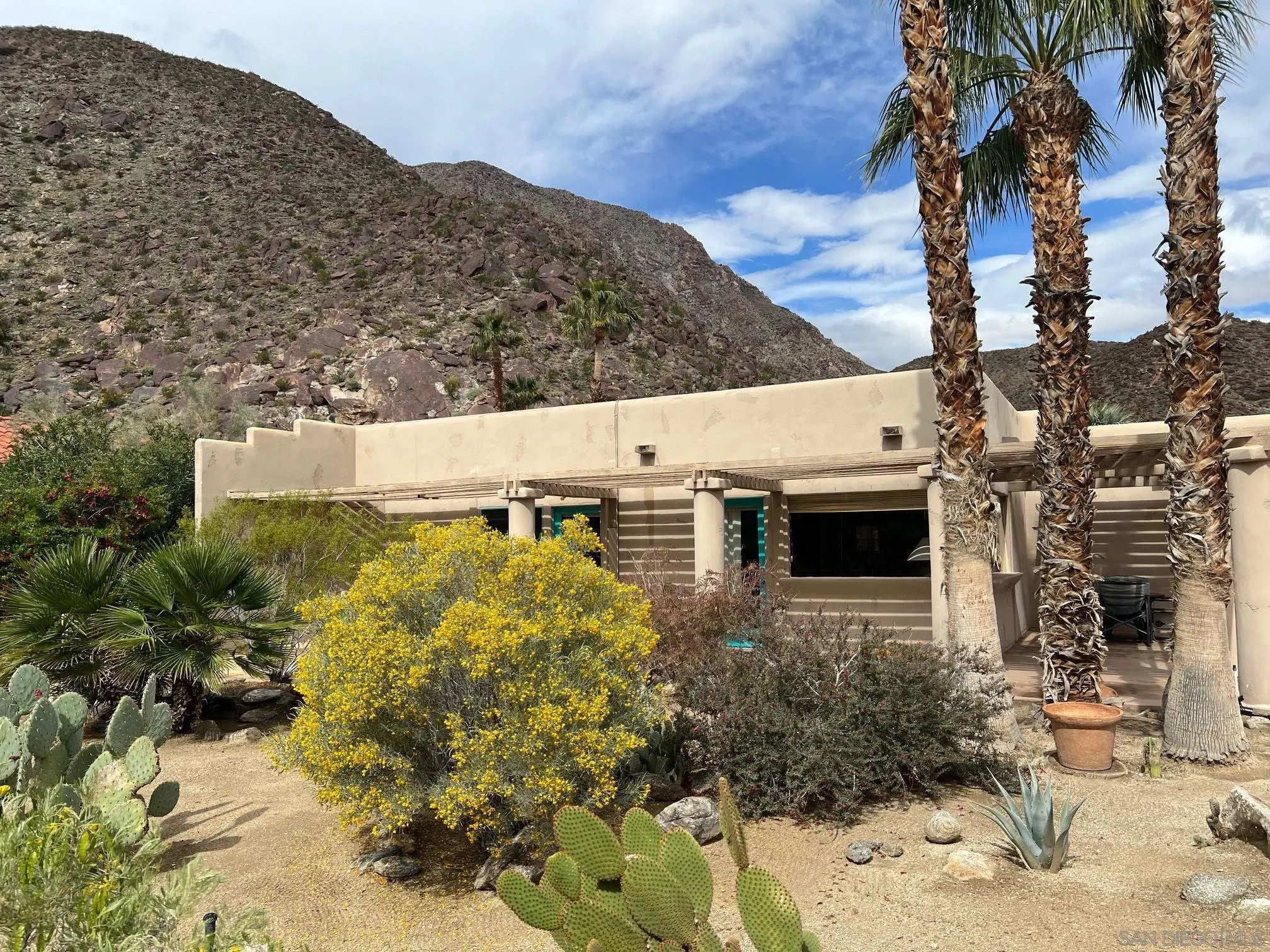 https://cdn.realtyfeed.com/cdn/127/260010468/8cb3e5bd4173b44b1fd1ca901cce0d3d.webp