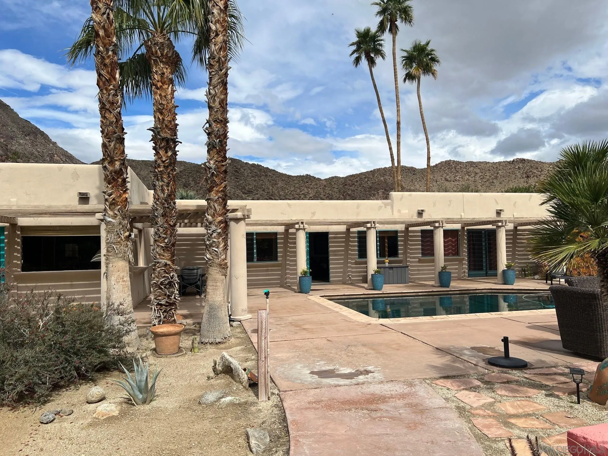 https://cdn.realtyfeed.com/cdn/127/260010468/94bb34c063db422b467d13653910e6b9.webp