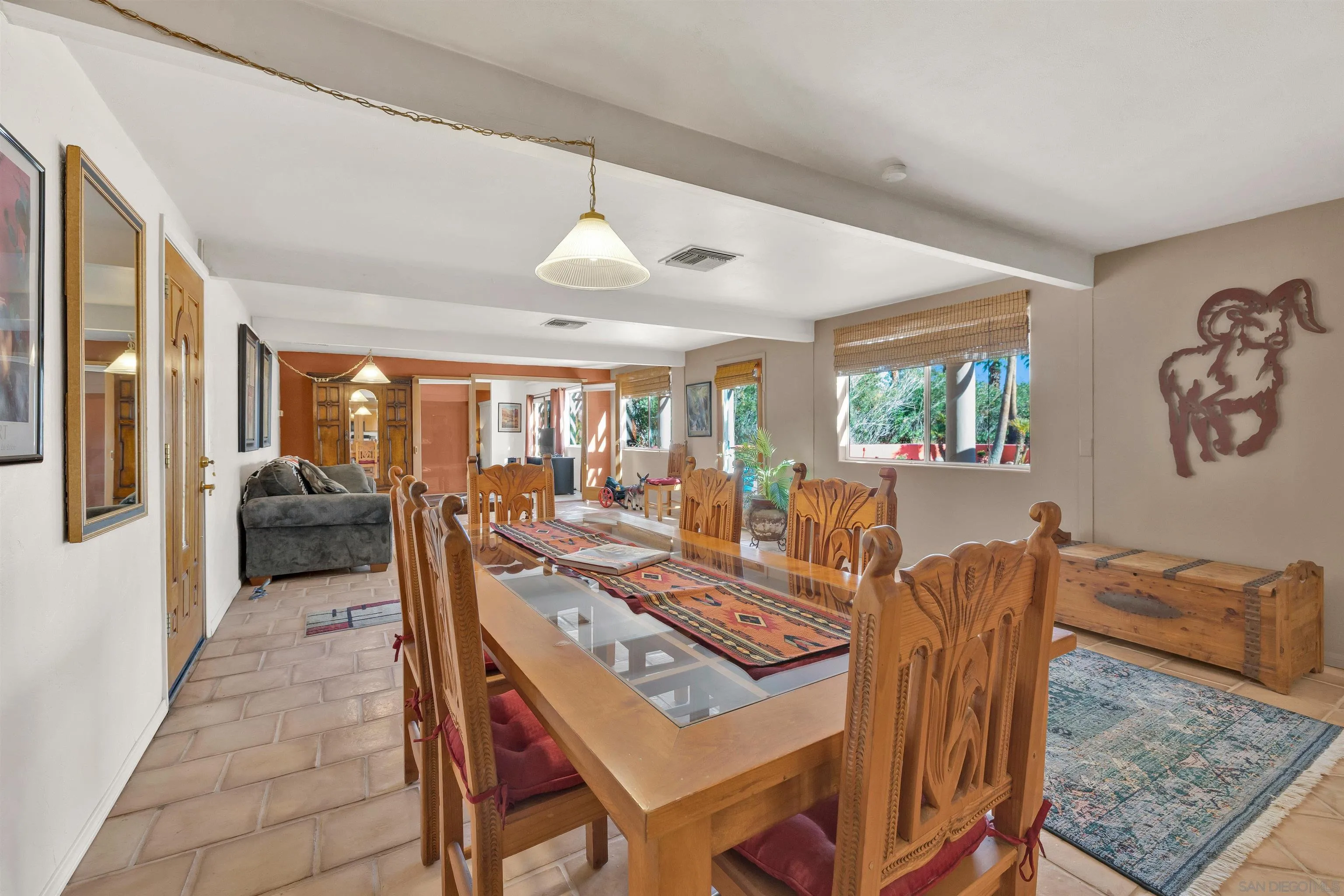https://cdn.realtyfeed.com/cdn/127/260010468/e955bab4f384c4e2a23ac8ca0472433a.webp