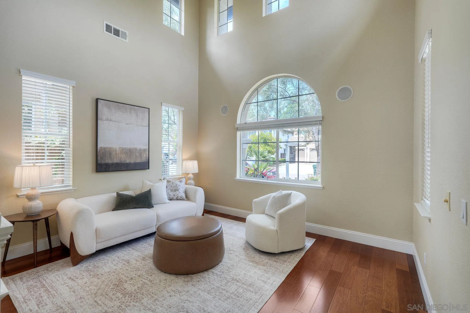 https://cdn.realtyfeed.com/cdn/127/260010470/1608a7c2539214f6355c27418c4f2eac.webp